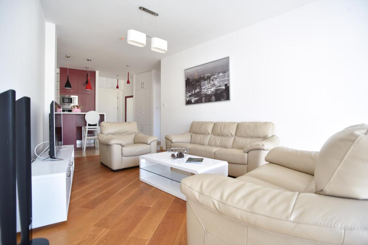 Luxury Montesun Apartments บุดวา ภายนอก รูปภาพ
